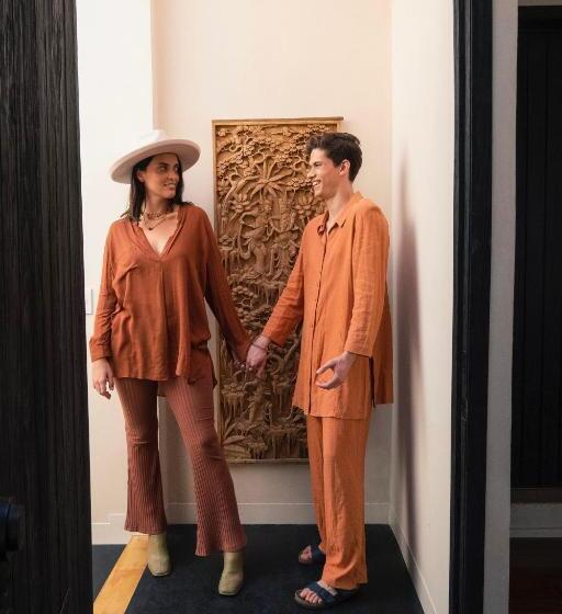 Семейный Номер, Casa Realm