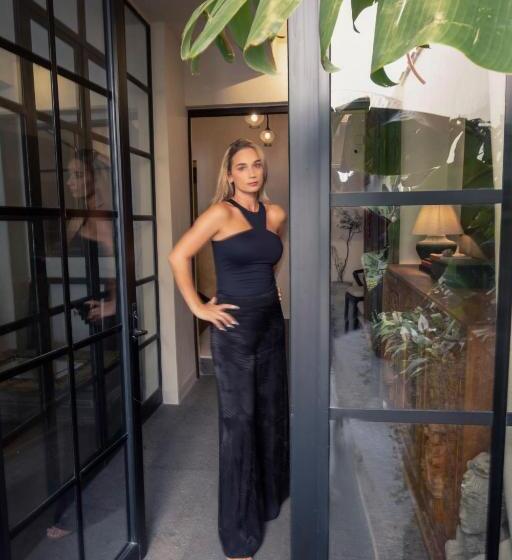 Семейный Номер, Casa Realm