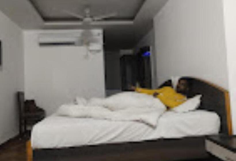 标准间, Rain International, Arrah