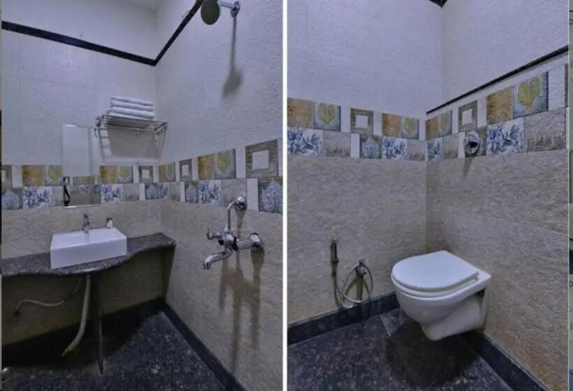 Camera Deluxe, Sunil Inn