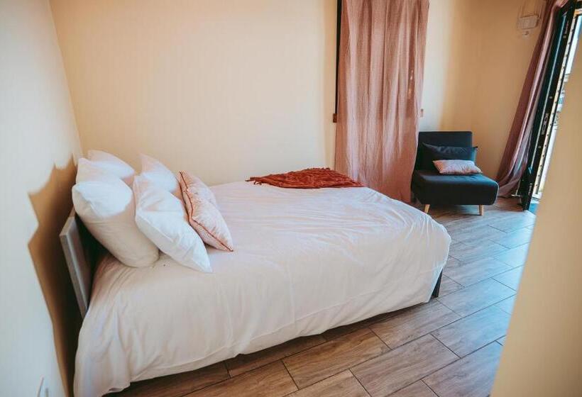 استودیوی استاندارد, L Auberge Créole