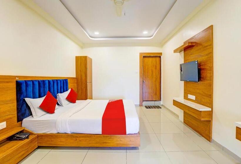 اتاق کلاسیک سه تخته, Oyo Hotel H K Villa