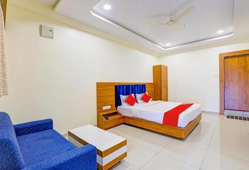 اتاق کلاسیک سه تخته, Oyo Hotel H K Villa