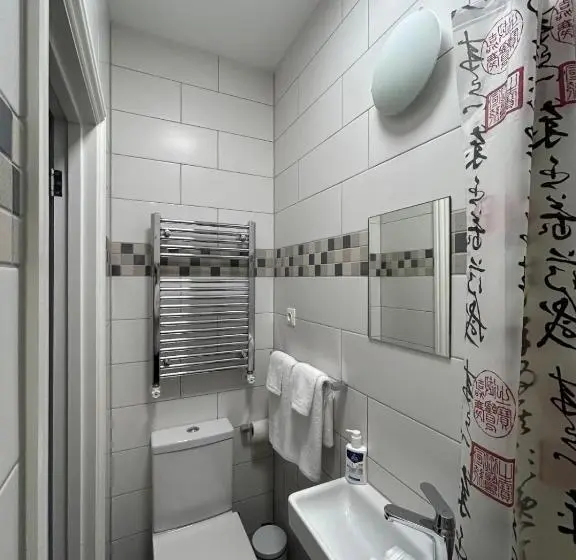 スタンダードスタジオ, Sia Apartments