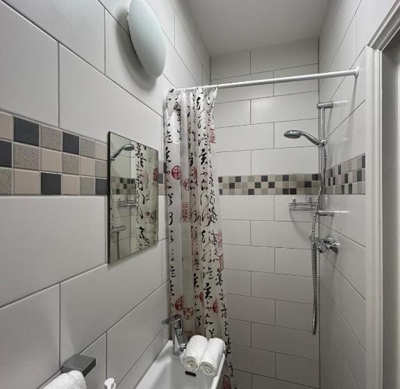 إستوديو قياسى, Sia Apartments