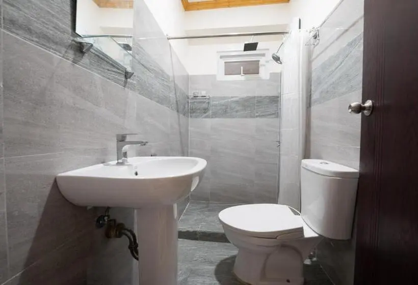 Huoneisto 3 Makuuhuonetta, 3bedroom Unit With Breakfast For 3pax