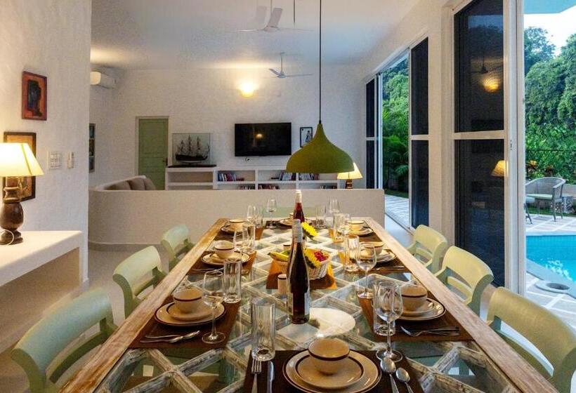 Вилла с 1 спальней и бассейном, Aroha Palms By Urban Villa And Resorts