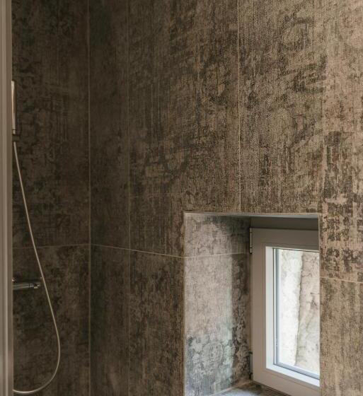 חדר סטנדרט לשלושה, Abbergà