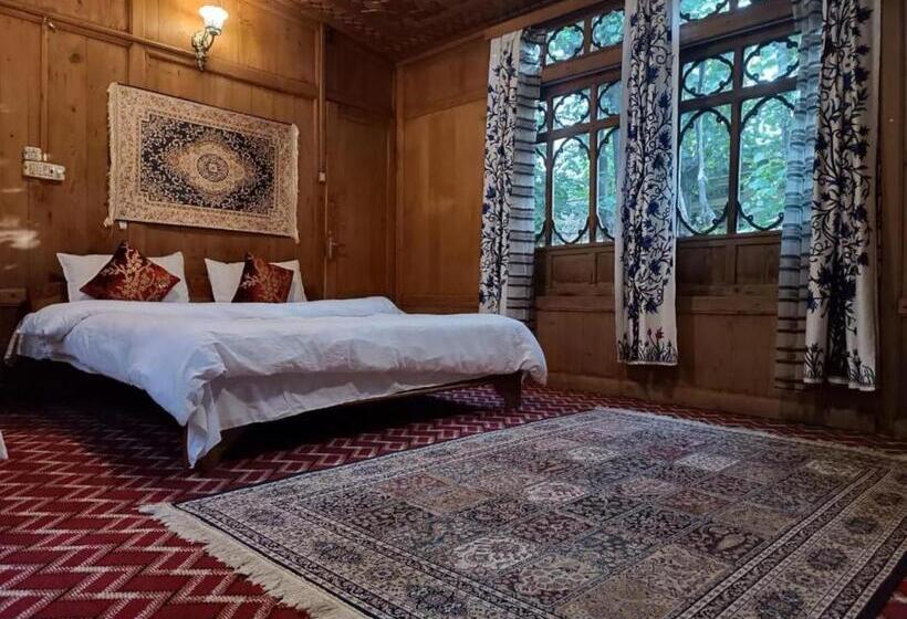 标准间, Floating Luxury Group Of Houseboats