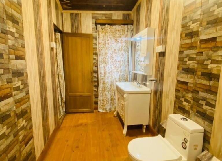 行政套房, Floating Luxury Group Of Houseboats