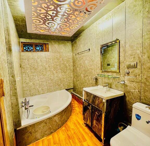 行政套房, Floating Luxury Group Of Houseboats