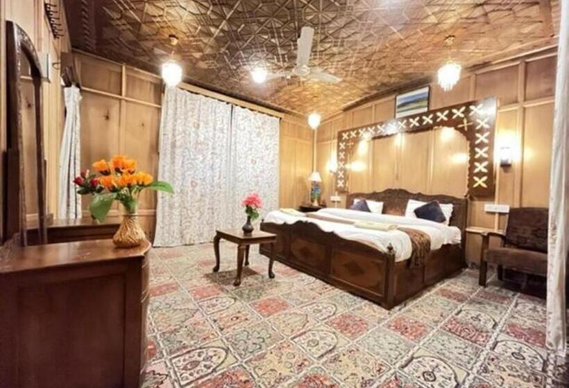 标准间, Floating Luxury Group Of Houseboats