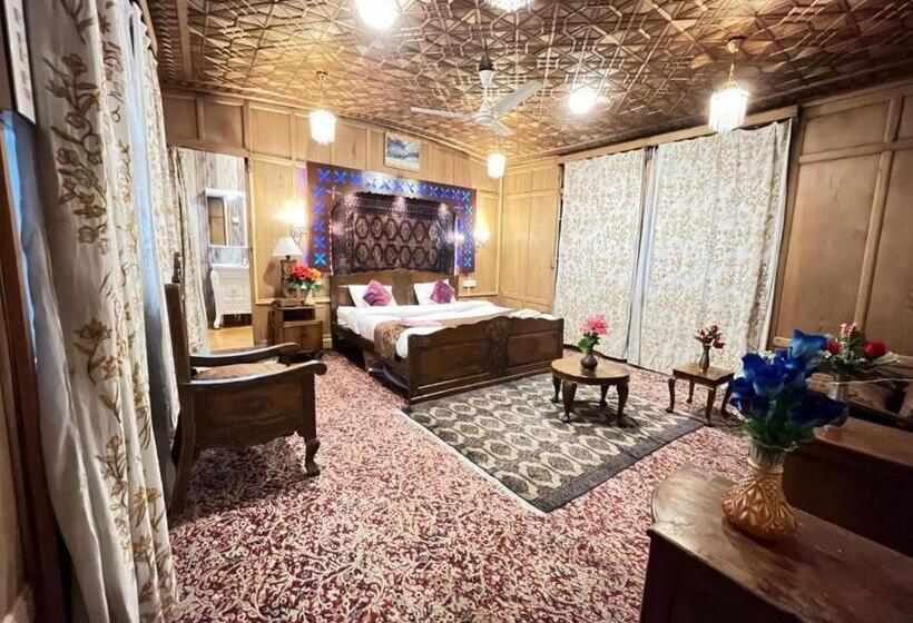 行政套房, Floating Luxury Group Of Houseboats