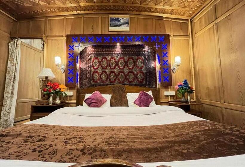 行政套房, Floating Luxury Group Of Houseboats