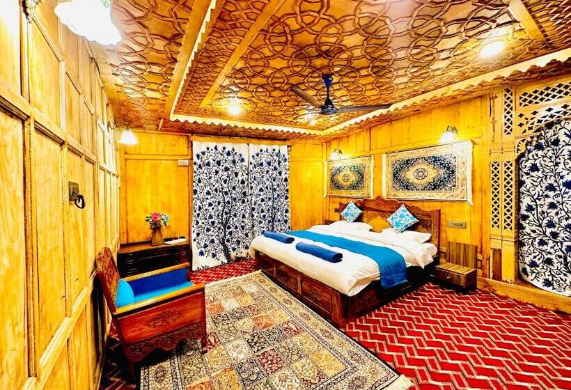 行政套房, Floating Luxury Group Of Houseboats