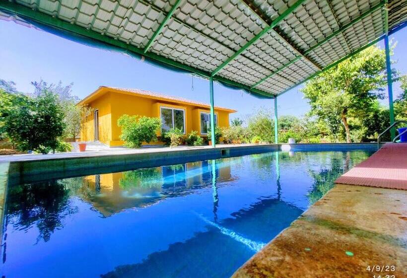 Pokój Standard Widok Ogród, Girisadan Organic Farm Retreat & Botanical Forest