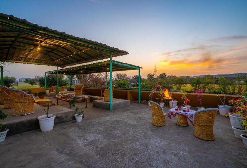 Pokój Rodzinny Widok Ogród, Girisadan Organic Farm Retreat & Botanical Forest