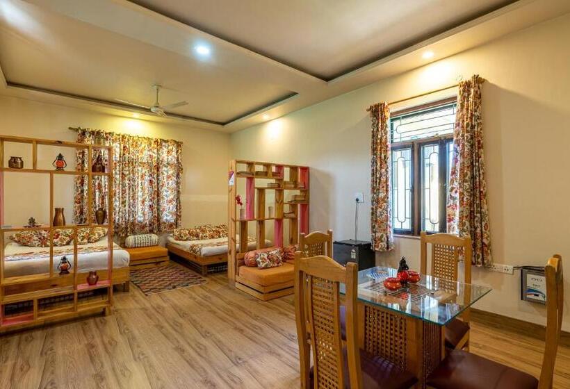 Pokój Rodzinny Widok Ogród, Girisadan Organic Farm Retreat & Botanical Forest