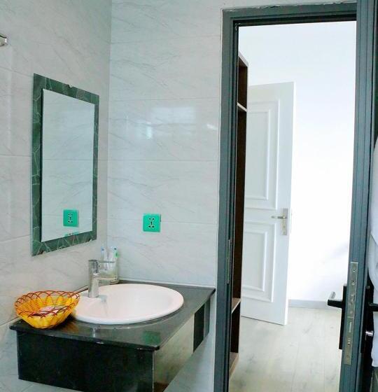 اتاق خانوادگی, Khách Sạn Phố Ngọc