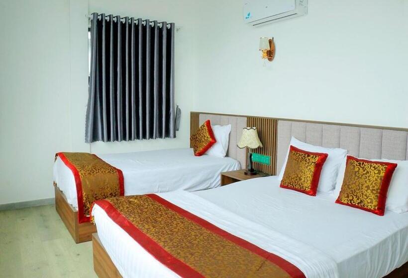 اتاق استاندارد چهار تخته, Khách Sạn Phố Ngọc