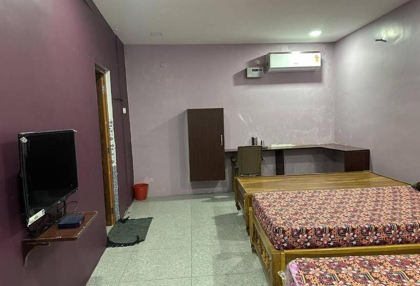 Трехместный Номер Deluxe, New Ananda Lodge