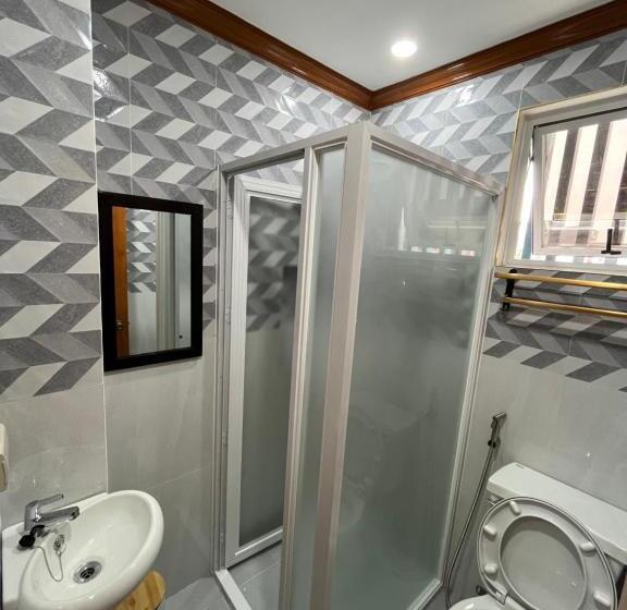 디럭스 룸, The Legacy