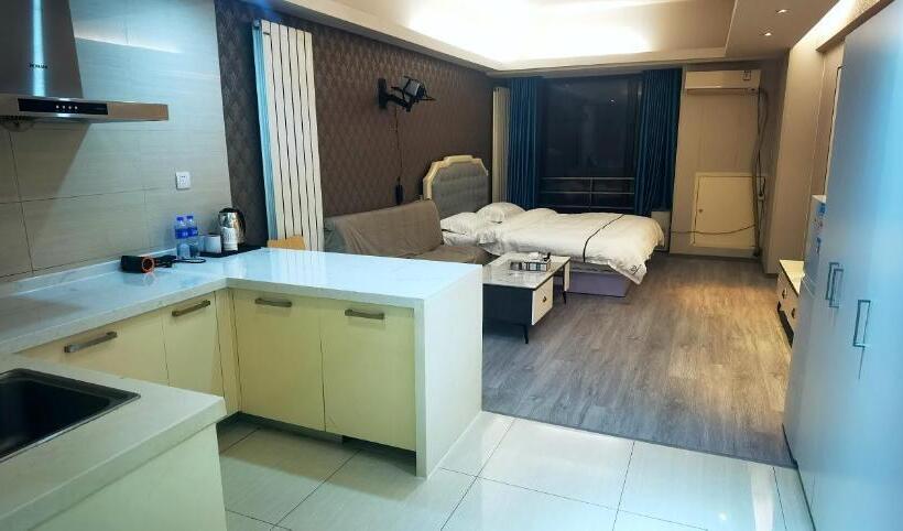 带特大床的豪华房间, Inn