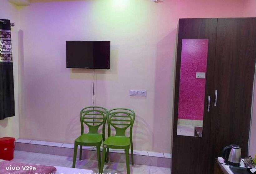 スタンダードルーム, Oyo Hotel Flowra