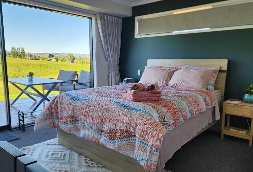 Стандартный Номер Кровать Кинг, A Stunning Retreat In Rotorua!