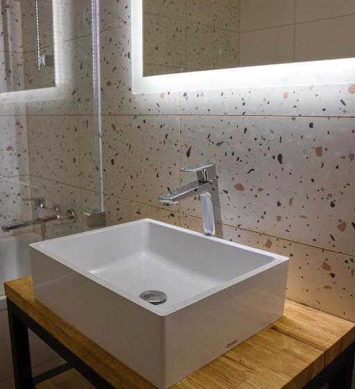 סוויטה משפחתית, Penzion Pod Hazmburkem