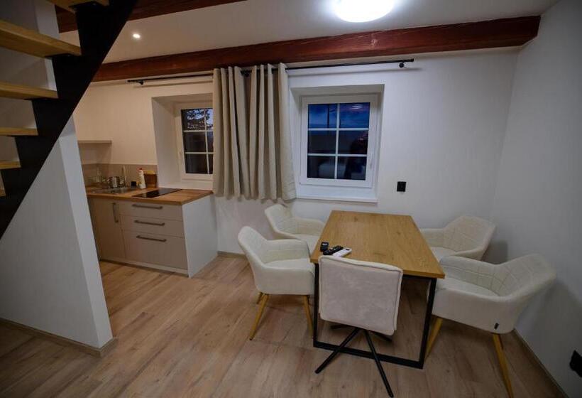 סוויטה משפחתית, Penzion Pod Hazmburkem