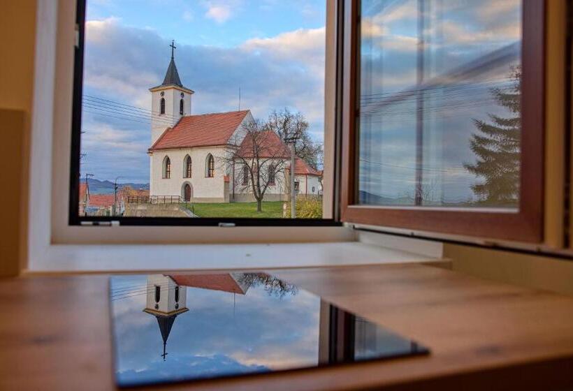 סוויטה משפחתית, Penzion Pod Hazmburkem