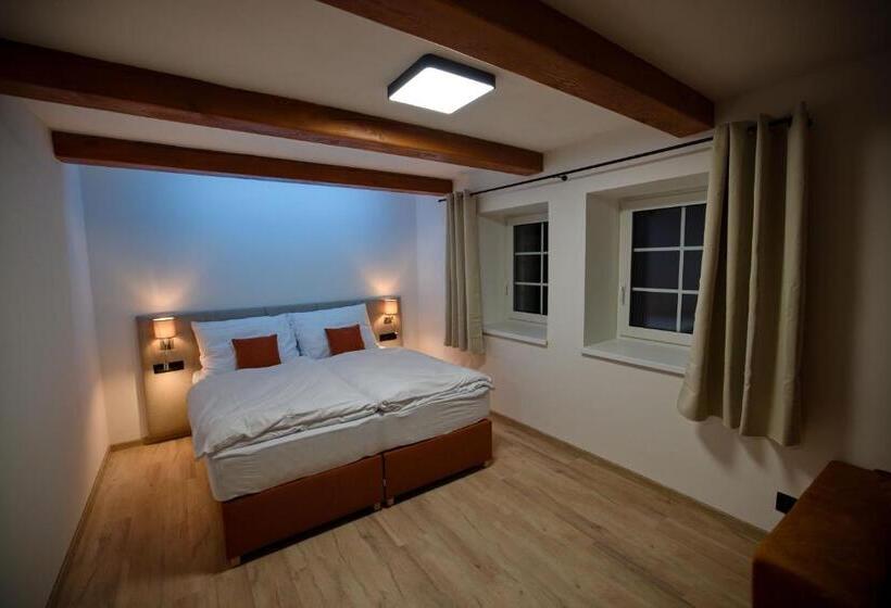 סוויטת דופלקס, Penzion Pod Hazmburkem