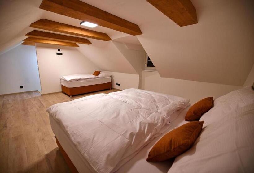 סוויטת דופלקס, Penzion Pod Hazmburkem