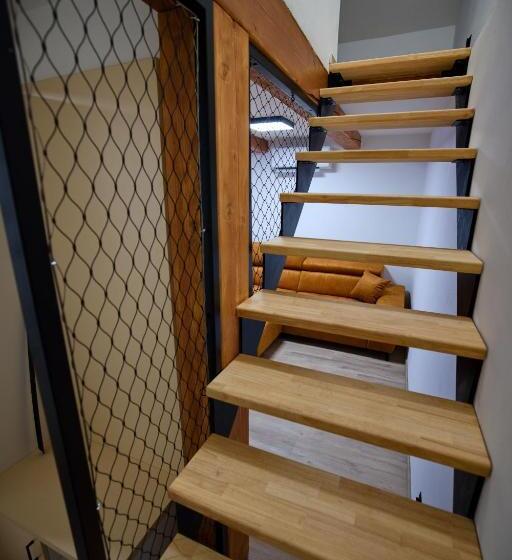 סוויטת דופלקס, Penzion Pod Hazmburkem