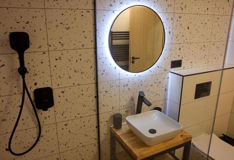 חדר דלוקס נוף לגינה, Penzion Pod Hazmburkem