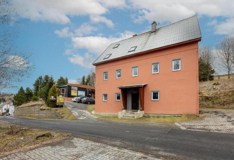 شقة غرفتين, Apartmány Klínovec   Penzion Jonas