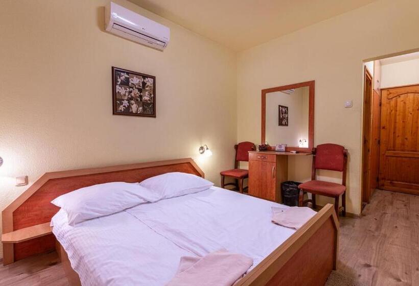 חדר סטנדרט, Kisduna étterem Panzió