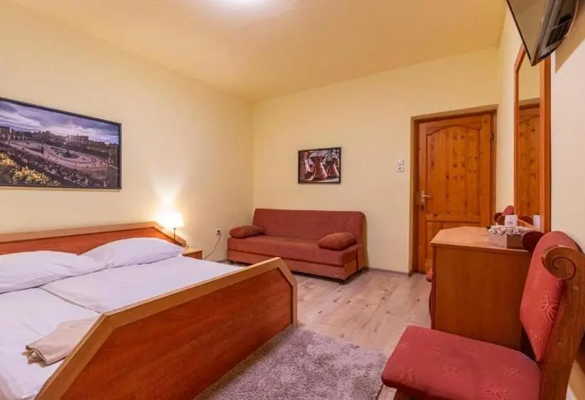 Deluxe-huone, Kisduna étterem Panzió