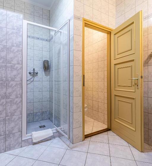 חדר משפתחתי סופריור, Kisduna étterem Panzió