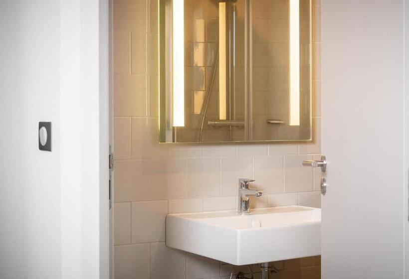 סוויטת ג'וניור עם מרפסת, Best Western 11bauer Paris Saint Ouen