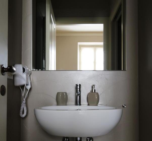 小型套房, Albergo  900