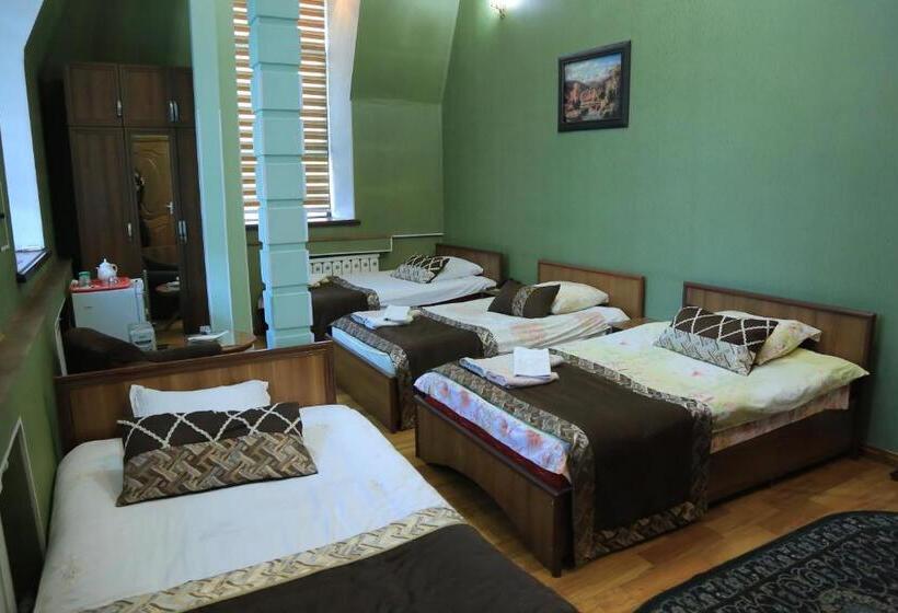 اتاق استاندارد سه نفره, Almos