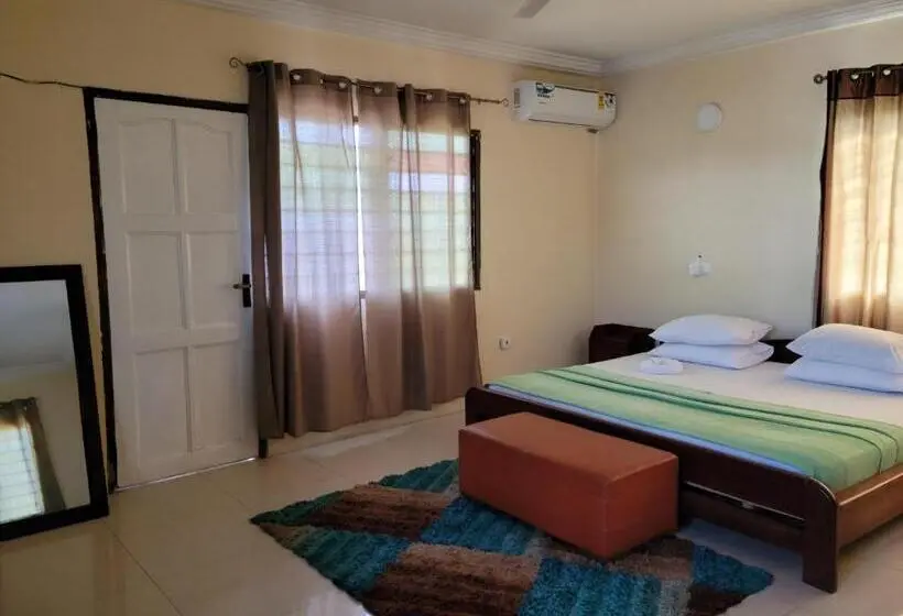 Chambre Familiale, Loreto Palm Villa
