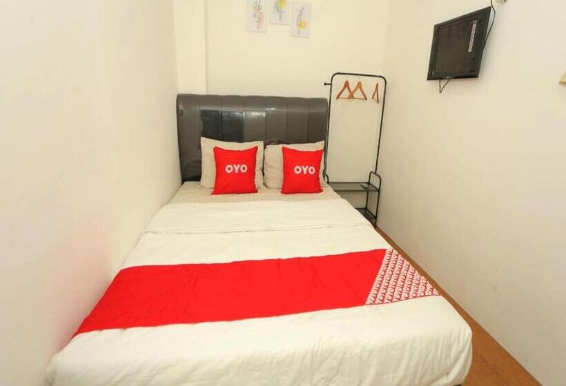 Standart Oda, Capital O 93261 Fresh Hotel Near Stasiun Jakarta Kota Near Bca Kcu Gajah Mada