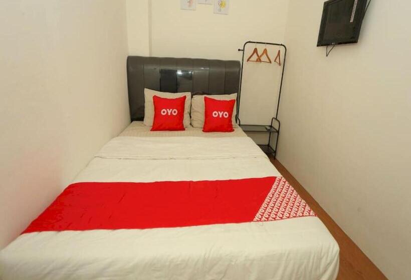 Standart Oda, Capital O 93261 Fresh Hotel Near Stasiun Jakarta Kota Near Bca Kcu Gajah Mada