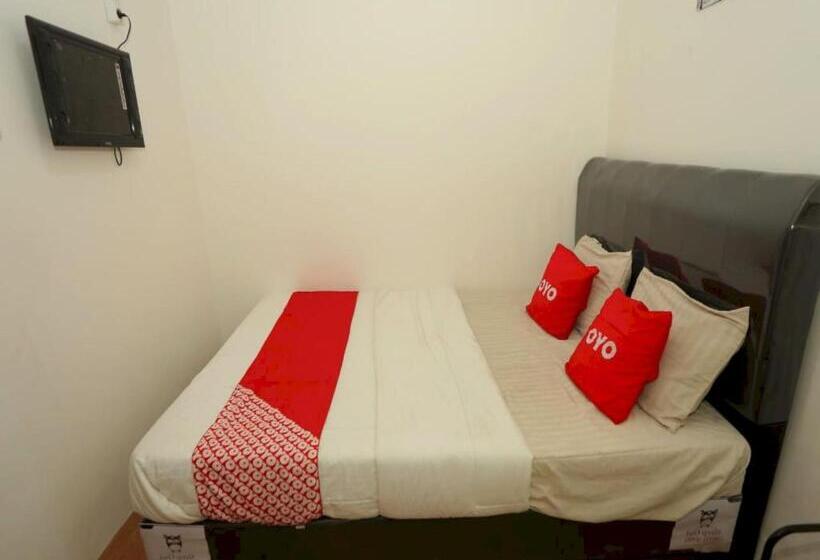 Standart Oda, Capital O 93261 Fresh Hotel Near Stasiun Jakarta Kota Near Bca Kcu Gajah Mada