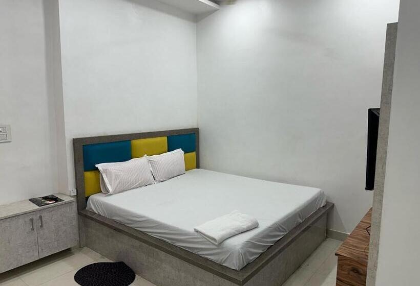 Klassiskt Trippelrum, Oyo Happy Hours Inn