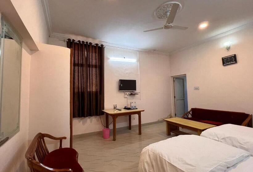 豪华房间, The Patel Stadium Hotel 1 Km From Bus Stand And 2 Km From Railway Station