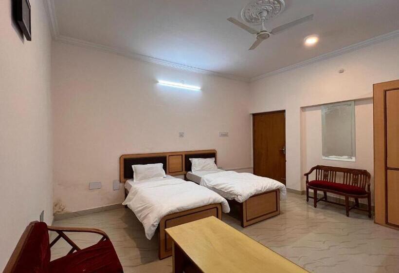 חדר דלוקס, The Patel Stadium Hotel 1 Km From Bus Stand And 2 Km From Railway Station